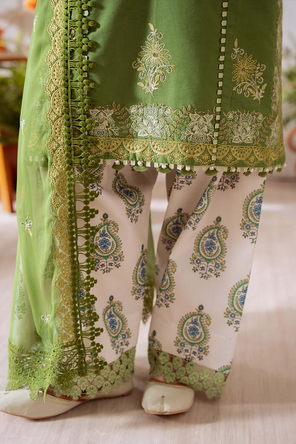 3 Piece Unstitched Heavy Embroidered Pure Lawn Suit with Embroidered Plain Net Dupatta