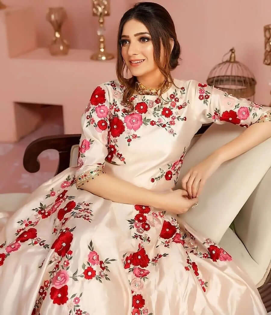 3 Piece Unstitched Heavy Embroidered Khaddar Suit New winter Khaddar collection 2022 sale Khaddar print suit new latest winter clearance sale Khaddar cloth turbolight winter collection limelight khaddar satrangi khaddar suits beechtree new arrivals