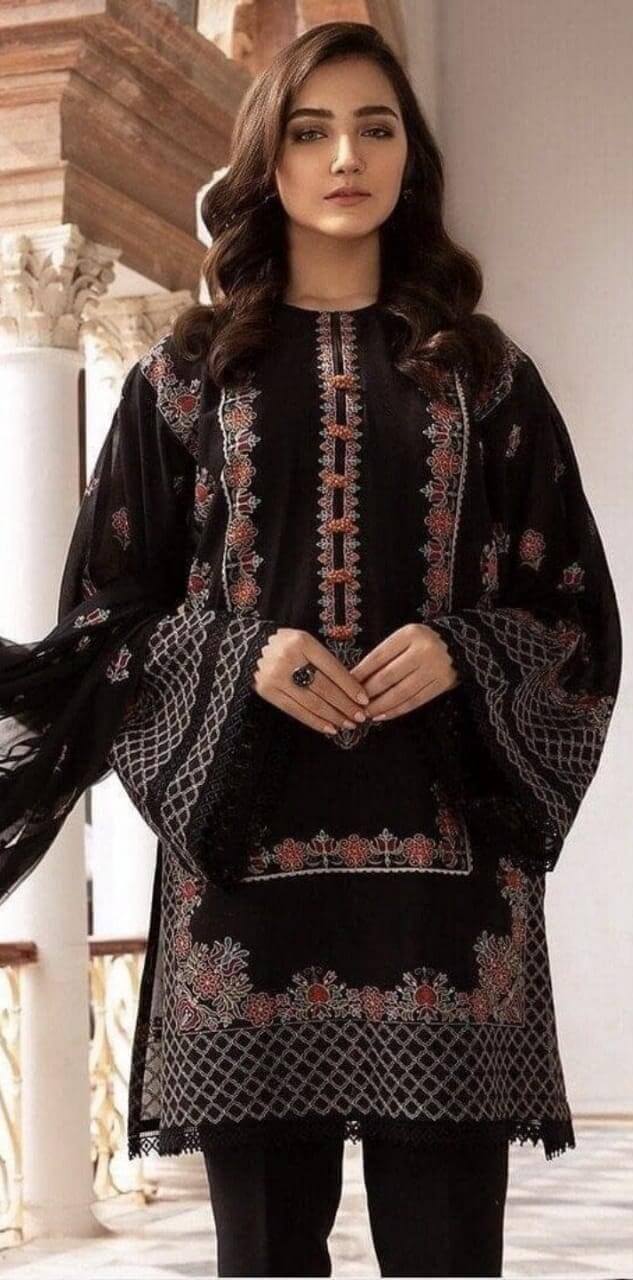 Heavy Embroidered Luxury Lawn Dresses | Lawn Collection 2022 Sale ...